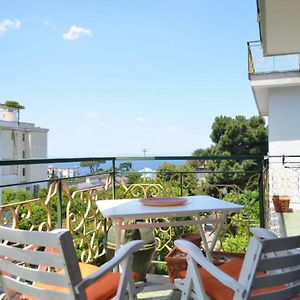 Bright 3 Bedrooms Apartment With Seaview Balcony